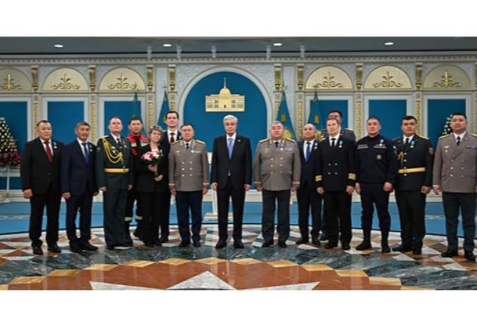 Президент бейбіт күннің  батырларын құттықтады